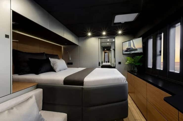 catamaran-charter-s-y-calma