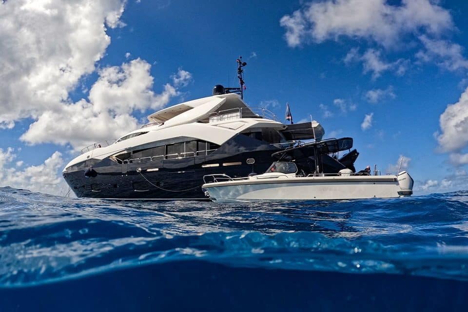 yacht-charter-m-y-evereast