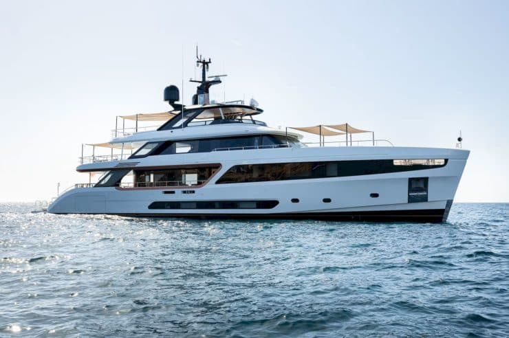 yacht-charter-m-y-eh2