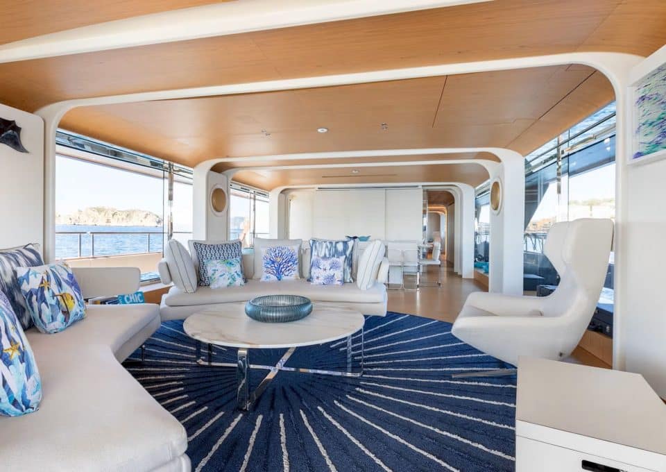 yacht-charter-m-y-eh2