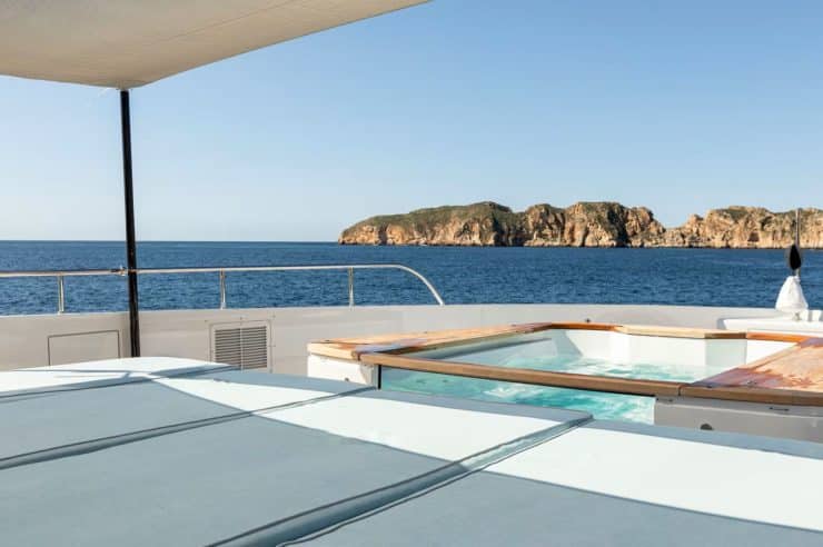 yacht-charter-m-y-eh2