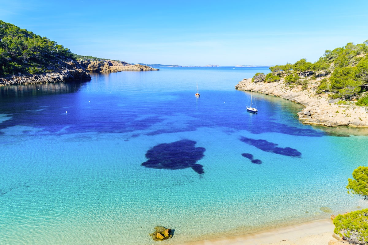 DREAM DESTINATION : IBIZA, SPAIN | Arthaud Yachting