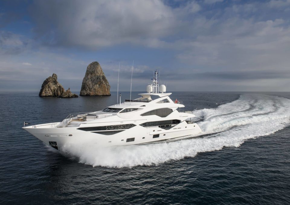 Yacht-charter-M-Y-BERCO-VOYAGER