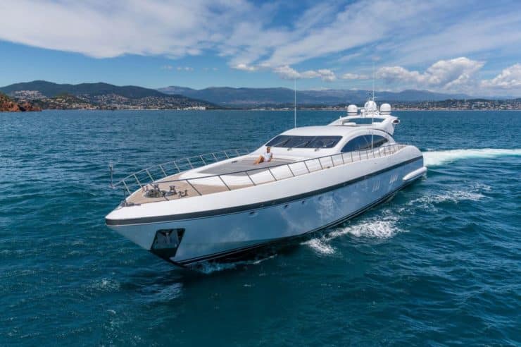 Yacht-charter-M-Y-LADY-B