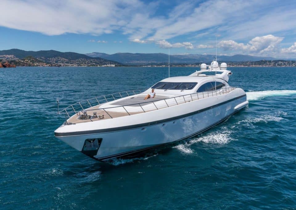 Yacht-charter-M-Y-LADY-B