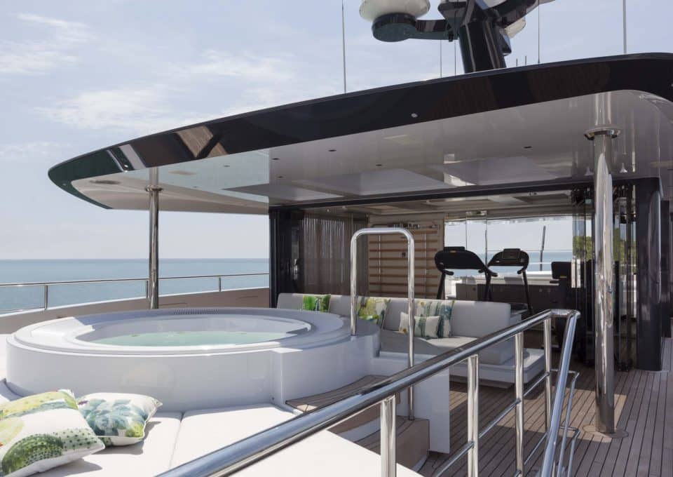 Yacht-charter-M-Y-QUINTA-ESSENCIA