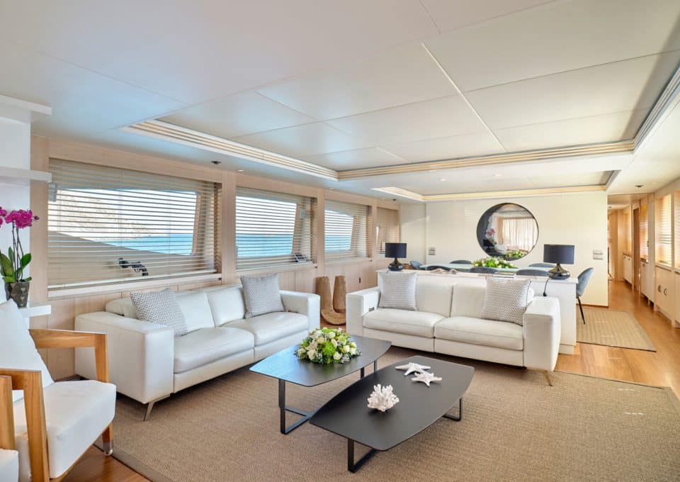 Yacht-charter-M-Y-WHITE-KNIGHT