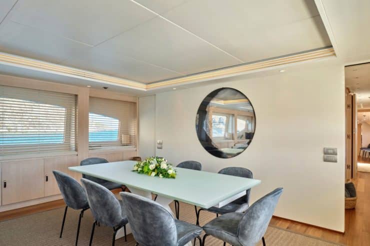 Yacht-charter-M-Y-WHITE-KNIGHT