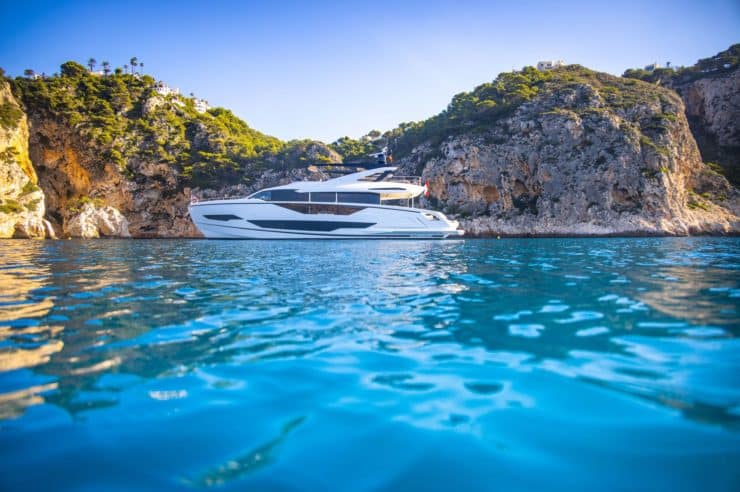 Yacht-charter-M-Y-WYLDECREST