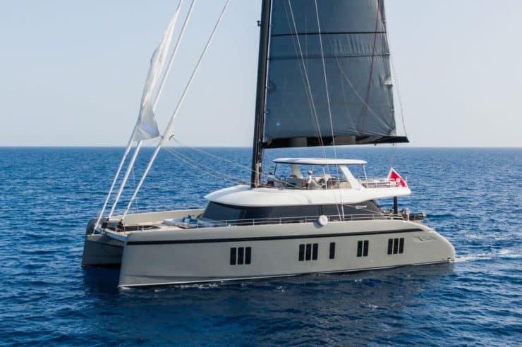 Yacht-charter-s-y-catamaran-GREYB