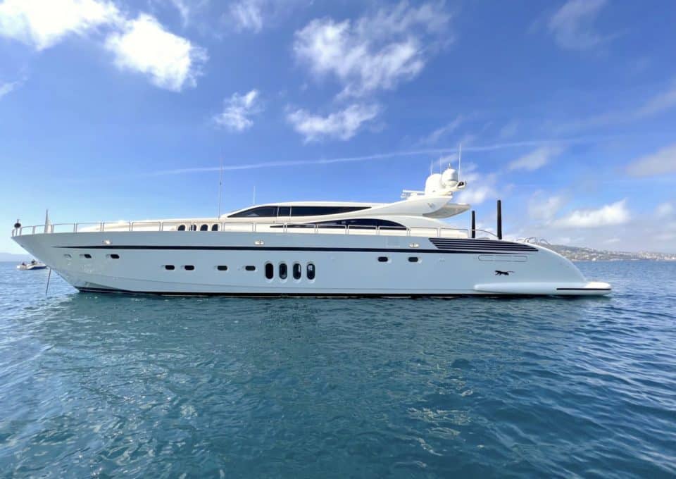 Yacht-charter-M-Y-LEOPARD-34