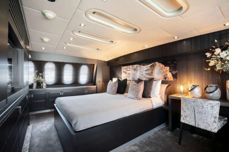 Yacht-charter-M-Y-LEOPARD-34