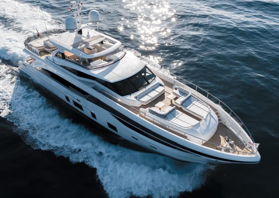 Yacht-charter-M-Y-RIVIERA-LIVING