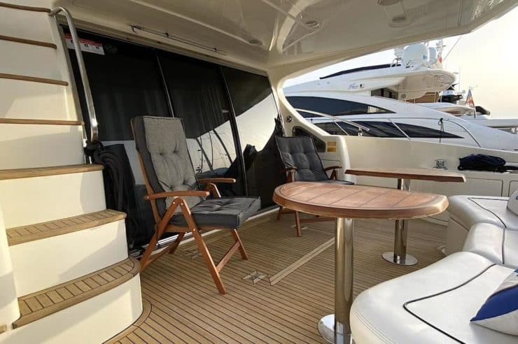 day-charter-rental-m-y-azimut-62-fly
