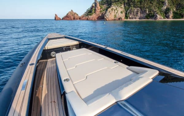 Location yacht TechnoHull OMEGA 47