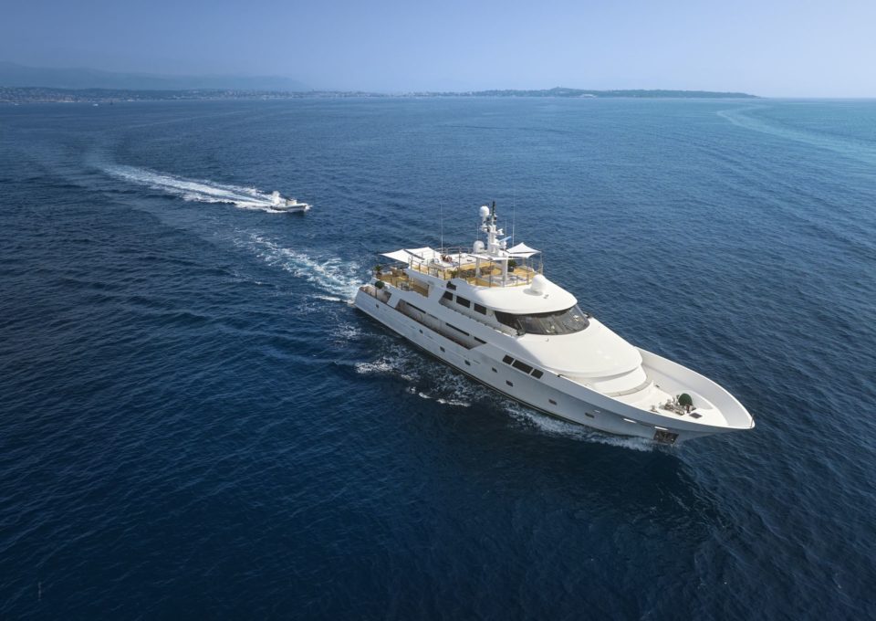 Yacht-charter-M-Y-SENSEI