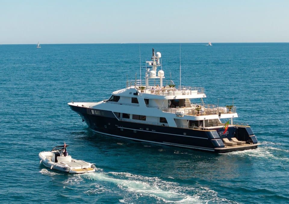 yacht-charter-m-y-sensei