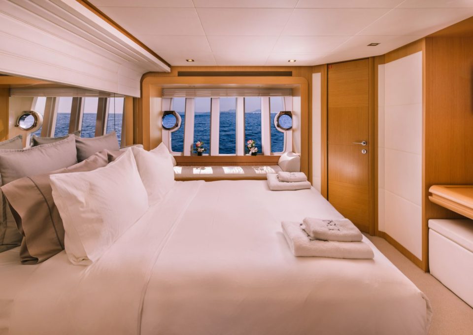 Yacht-charter-M-Y-D&D