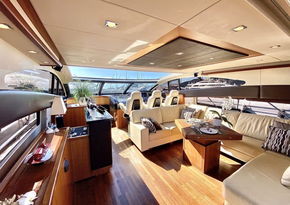 Yacht-charter-M-Y-SPLASH-SUNSEEKER PREDATOR