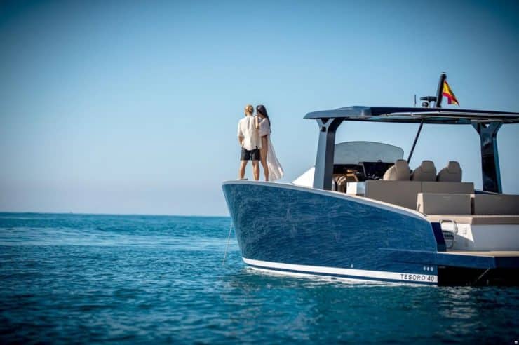 day-charter-rental-m-y-tesoro-40