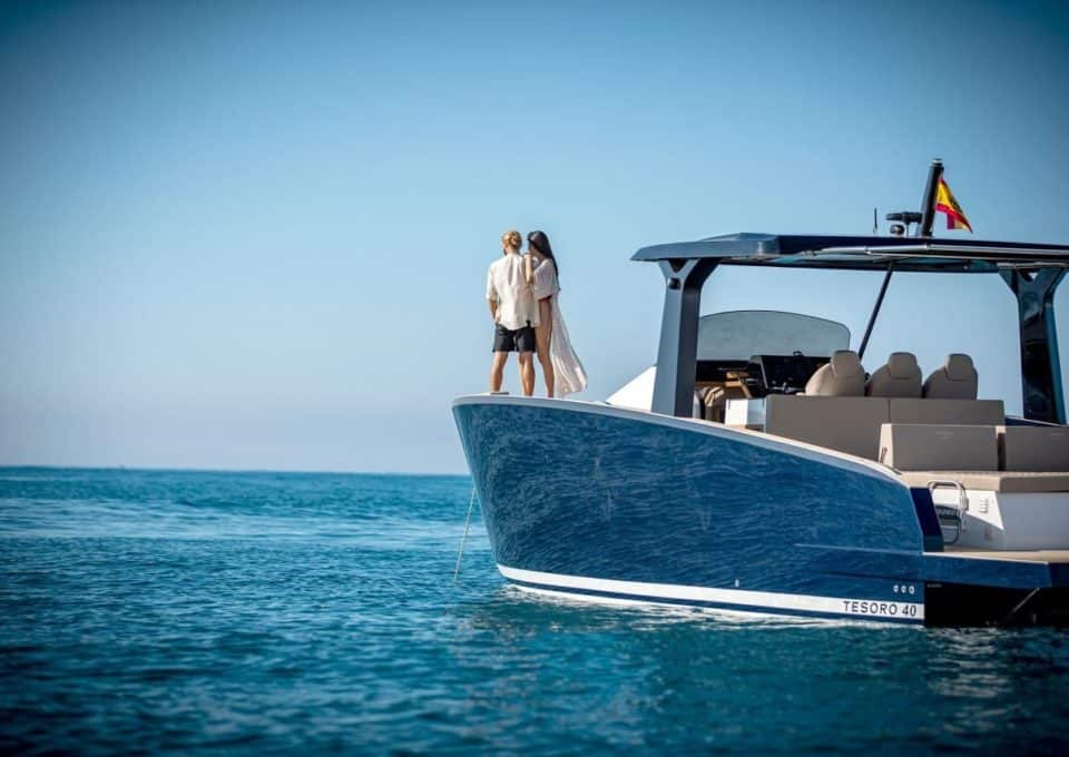 day-charter-rental-m-y-tesoro-40