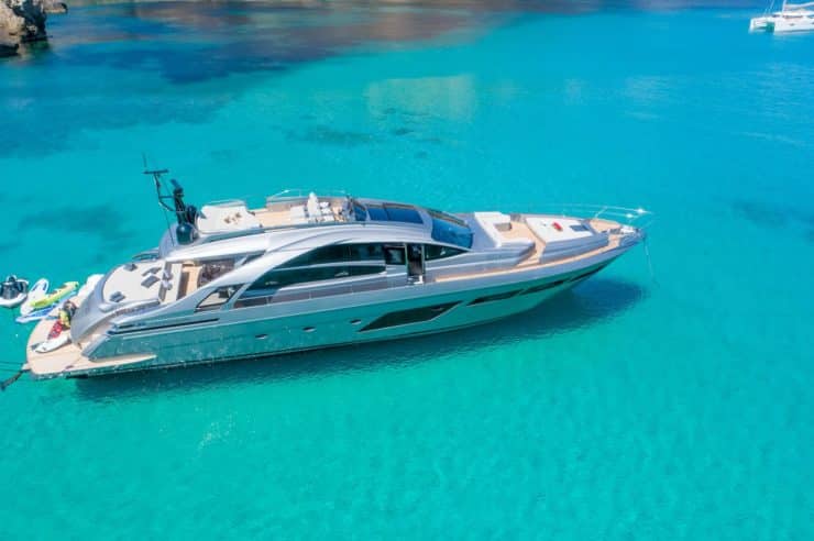 yacht-charter-m-y-beyond