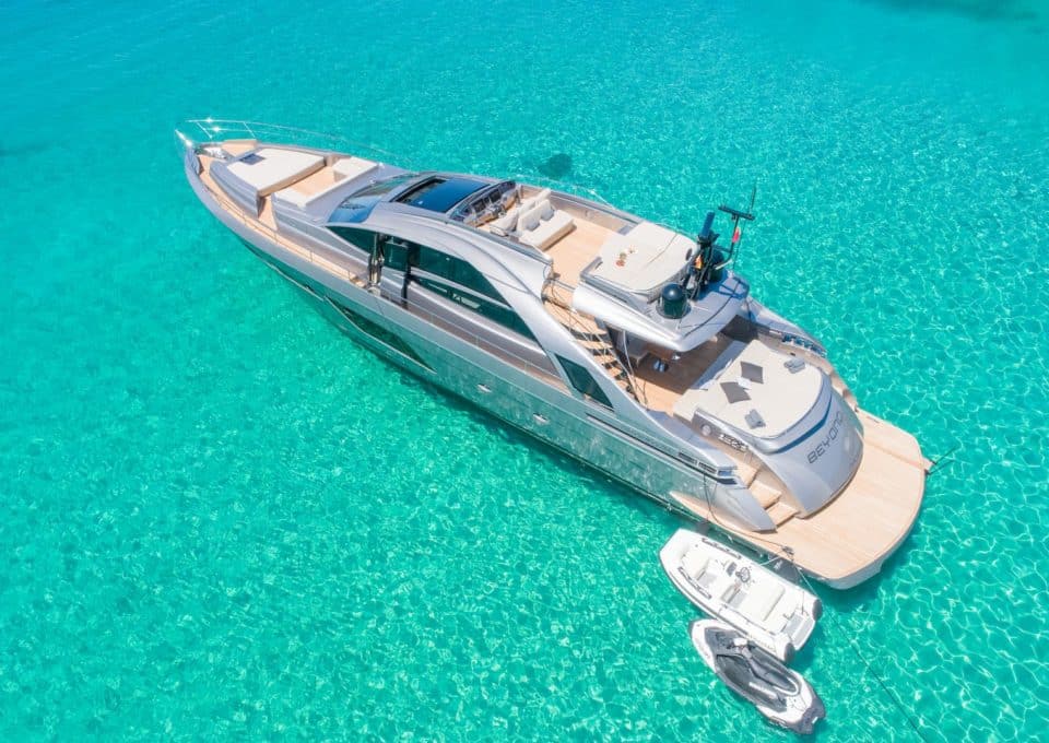 yacht-charter-m-y-beyond