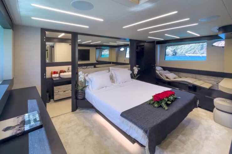 yacht-charter-m-y-beyond