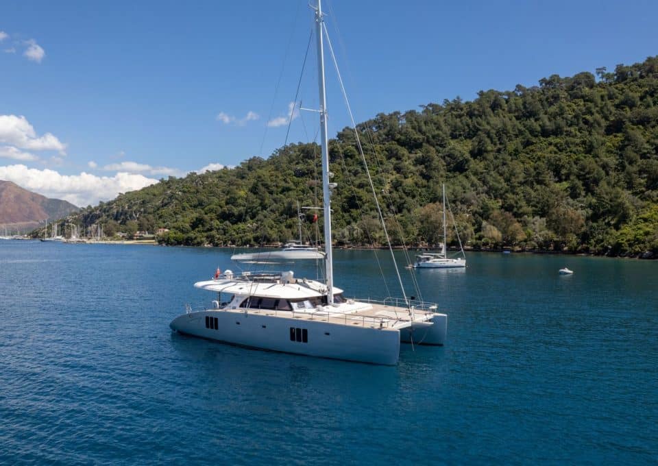 Yacht-charter-SY-SEAZEN-II