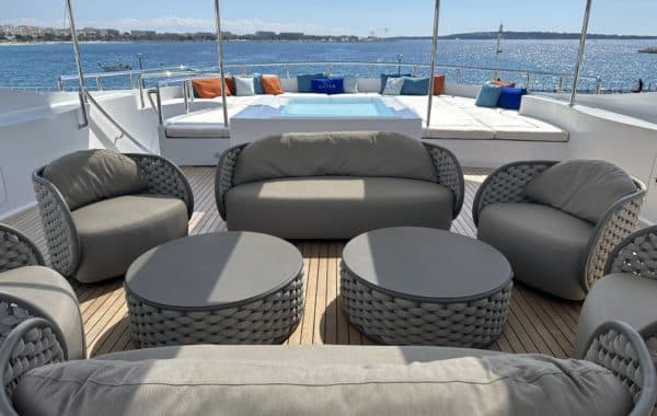 Yacht charter M/Y LUISA | Arthaud Yachting