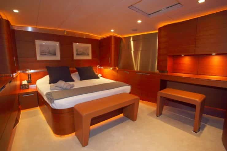 Yacht-charter-SY-ATTIMO