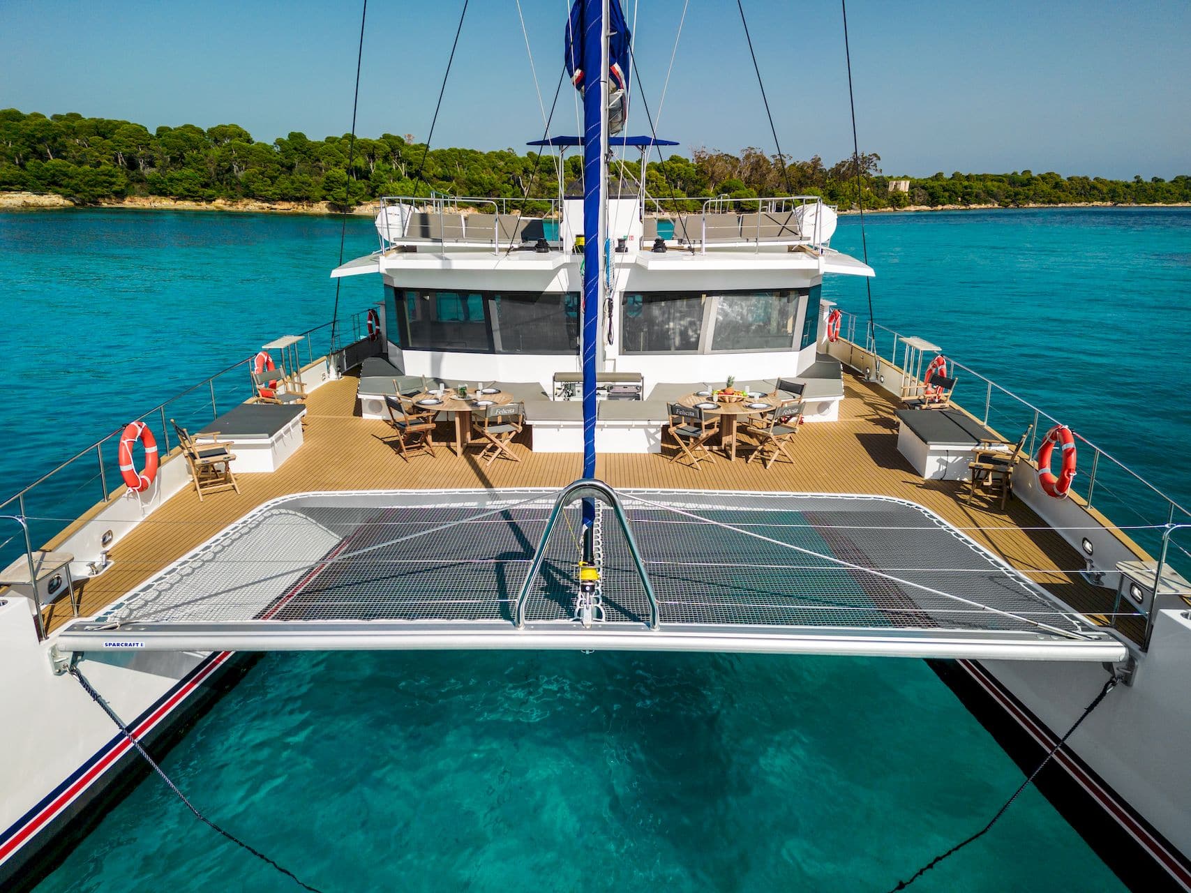 quelle-est-la-difference-entre-un-trimaran-et-un-catamaran