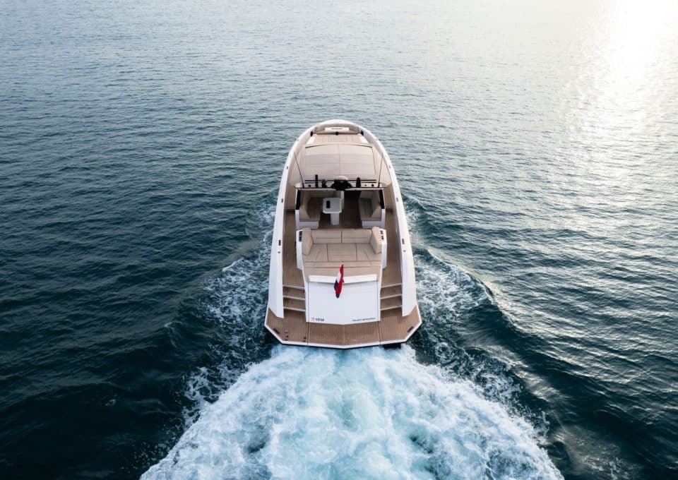 day-charter-rental-yacht-m-y-vanquish-58