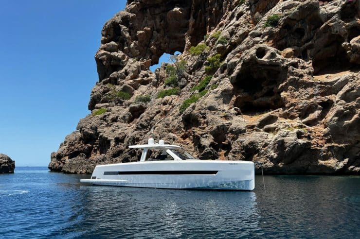 Yacht-charter- FJORD 52