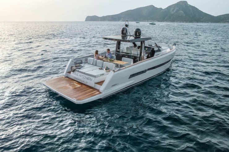 CHARCHARTER_FJORD_44_OPENTER_FJORD_42_OPEN