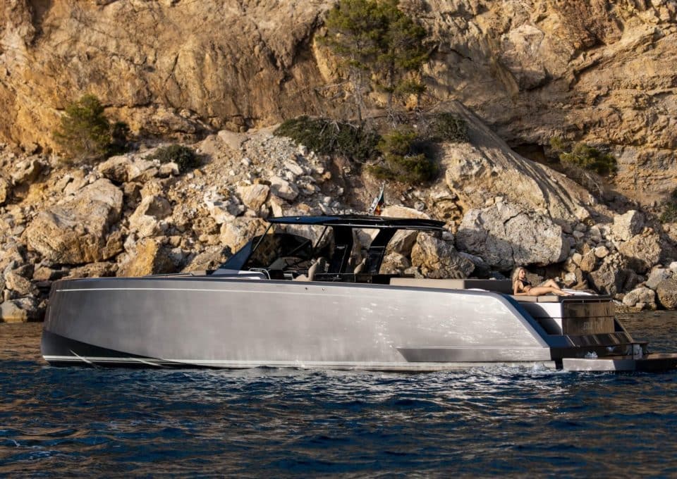 Yacht-charter-PARDO 50