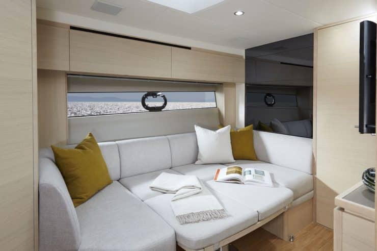 Yacht-charter- PRINCESS V40