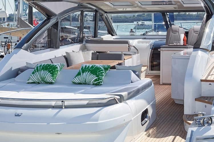 Yacht-charter- PRINCESS V59 OPEN_3