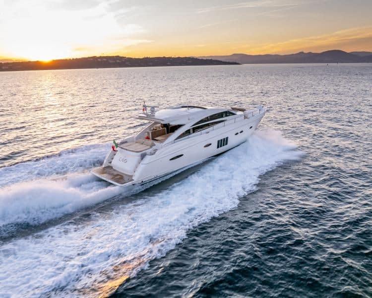 Yacht-charter- PRINCESS V72