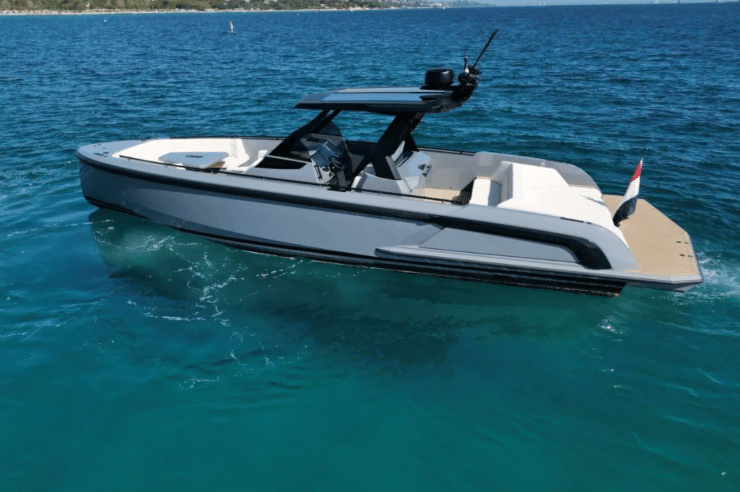 Yacht-charter- Vanquish VQ40 Sports Line-_2