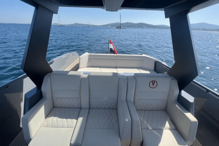 Yacht-charter- Vanquish VQ40 Sports Line-_2