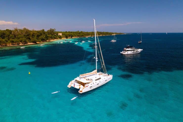 location-catamaran-s-y-galathea-65