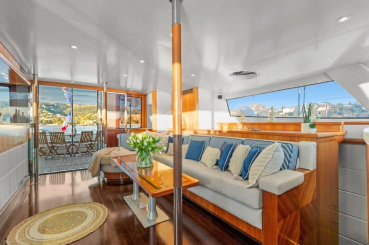 location-catamaran-s-y-galathea-65