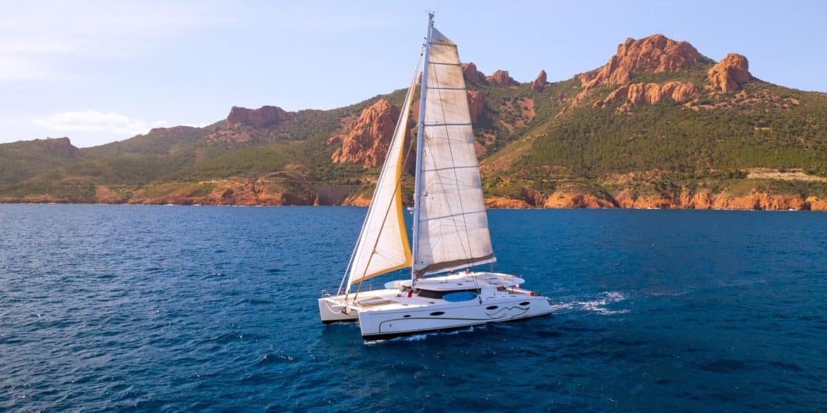 location-journee-maxi-catamaran-s-y-galathea-65