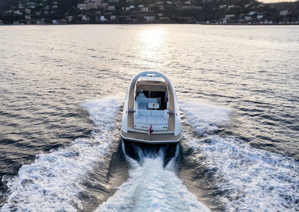 day-charter-yacht-rental-m-y-vanquish-45
