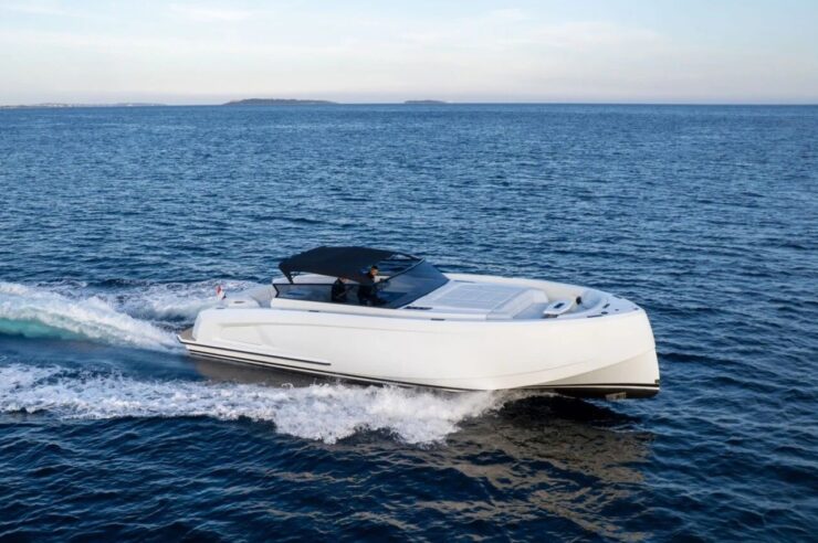 day-charter-yacht-rental-m-y-vanquish-45
