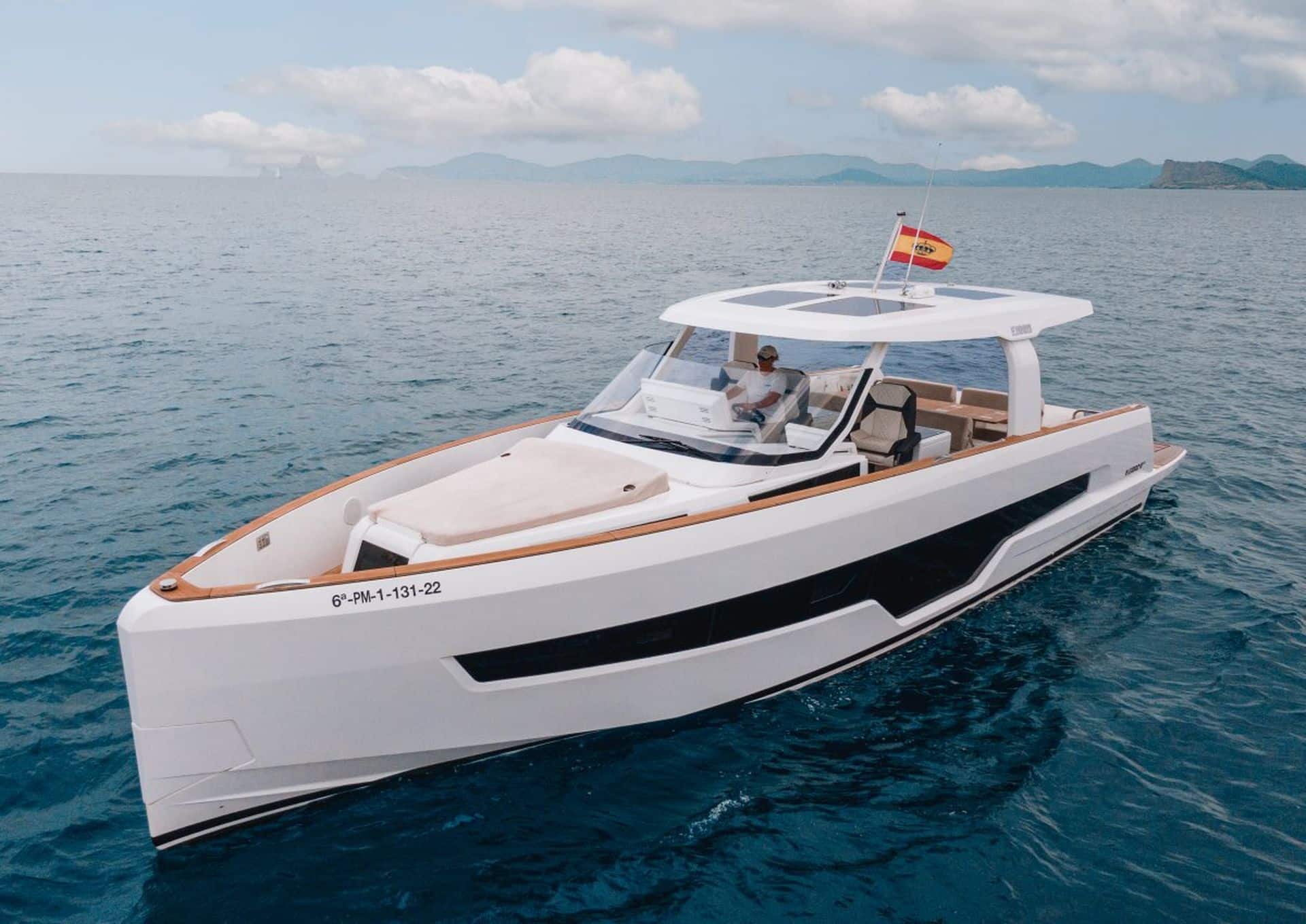 day-charter-yacht-rental-my-