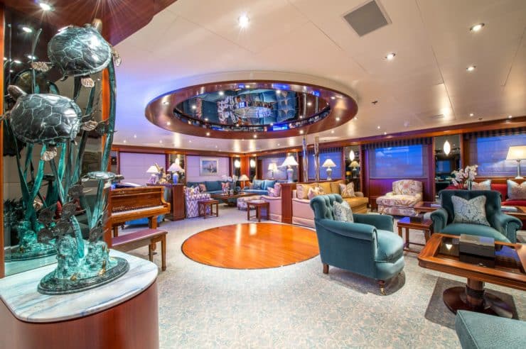 Yacht-charter-LAUREN_L