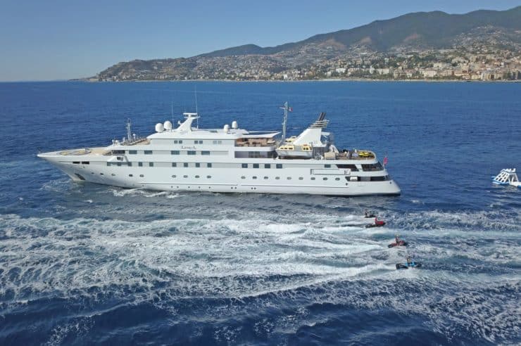 Yacht-charter-LAUREN_L