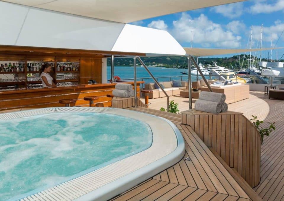 Yacht-charter-LAUREN_L